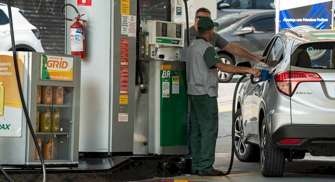 Petrobras reduz preço de venda de gasolina para as distribuidoras