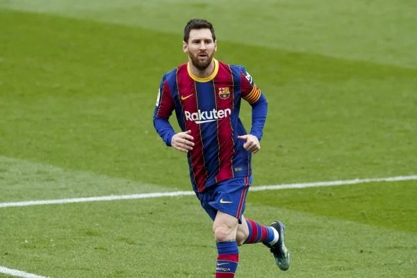 Messi deixa milhões de viúvas e, até na despedida do Barcelona, é