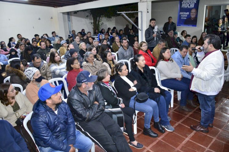 Em Campo Grande, Carlos Bernardo participa de reunião na Vila Bandeirantes