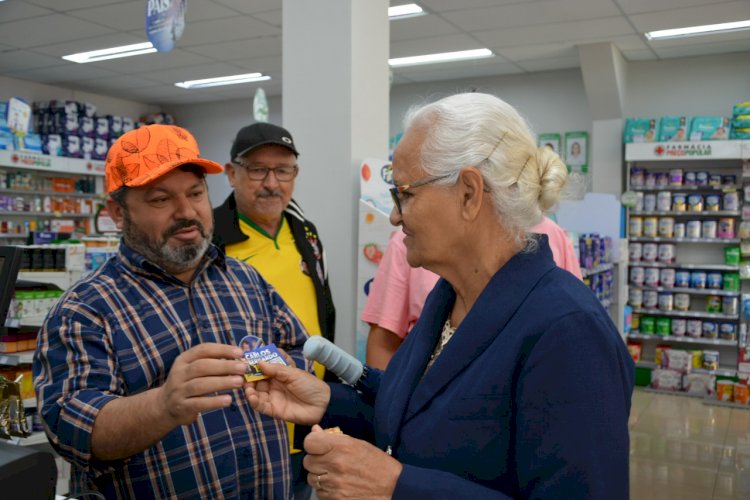 Carlos Bernardo visita comércio de Nova Andradina