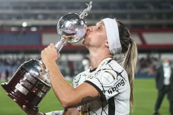 Palmeiras toma o protagonismo do Corinthians na Libertadores feminina