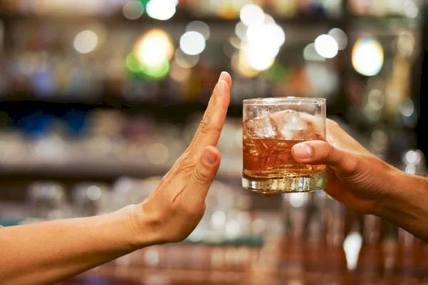 Pretende parar de beber? Entenda quais são as vantagens para a saúde