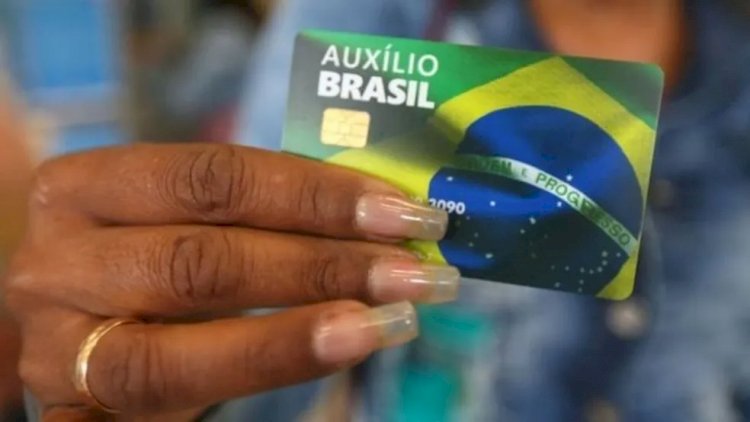 Auxílio Brasil: uma em cada seis famílias beneficiárias solicitou empréstimo consignado