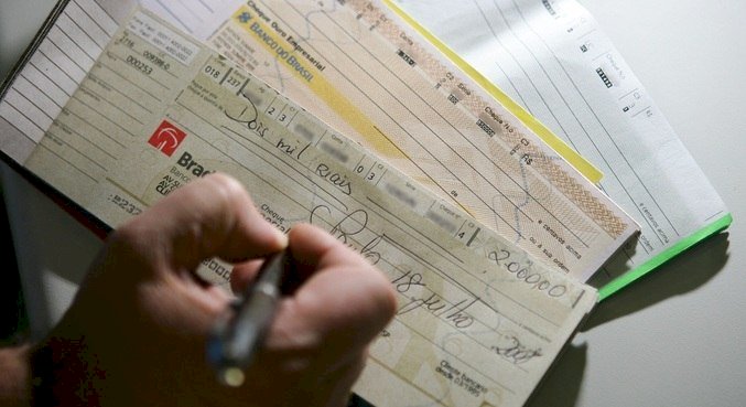 Cheque resiste às tecnologias e movimenta R$ 666,8 bi em 2022