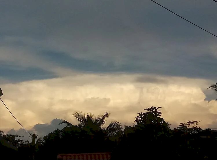 Dia quente e abafado com temporais pelo país