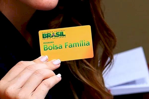 Bolsa Família e Auxílio Gás começam a ser pagos a partir desta sexta