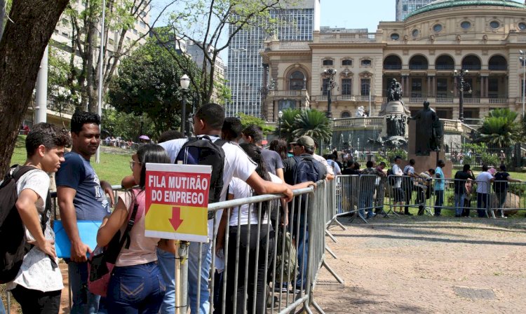 Taxa de desemprego de 8,5% é a menor para abril desde 2015, diz IBGE