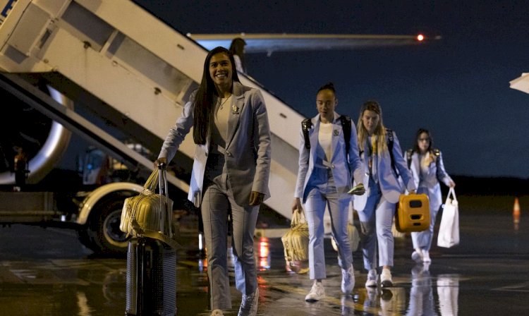 Seleção brasileira desembarca na Austrália para Copa do Mundo Feminina