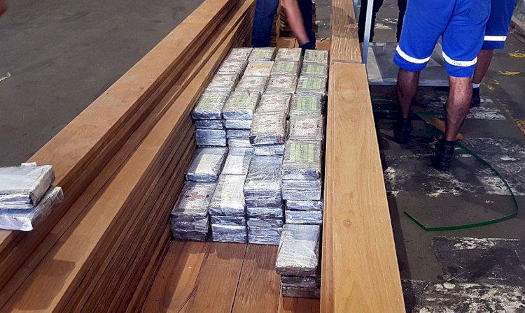 PF mira quadrilha que enviava cocaína ao exterior em carga de madeira