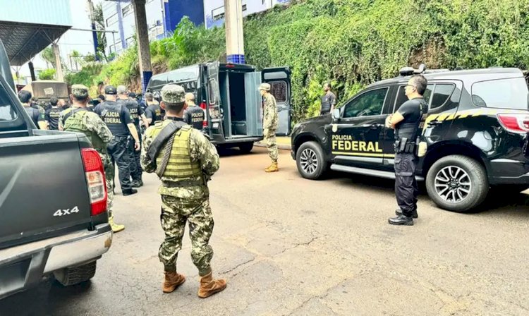 Paraguai entrega 25 presos brasileiros à Polícia Federal