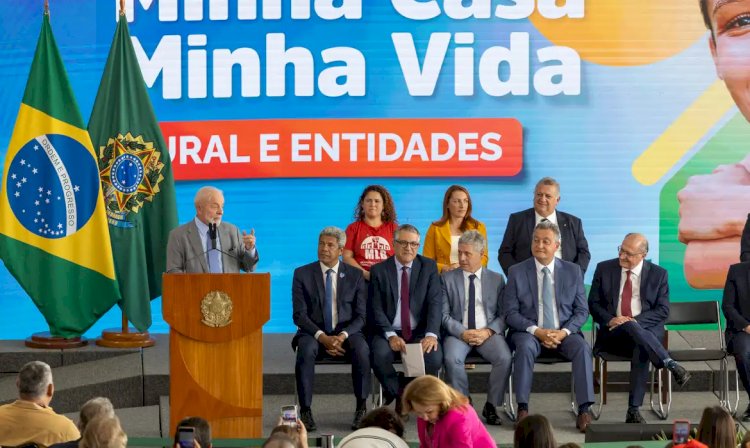 Governo anuncia 112 mil casas para área rural e movimentos por moradia