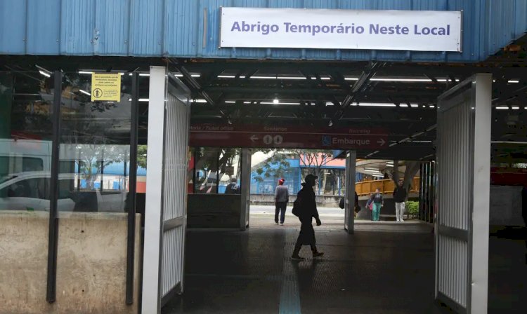 Queda de temperaturas faz São Paulo reabrir abrigo emergencial