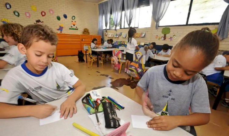 Brasil aumenta investimento público em educação