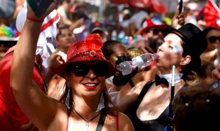 Mais 43 blocos desfilam de quarta a domingo no Rio de Janeiro