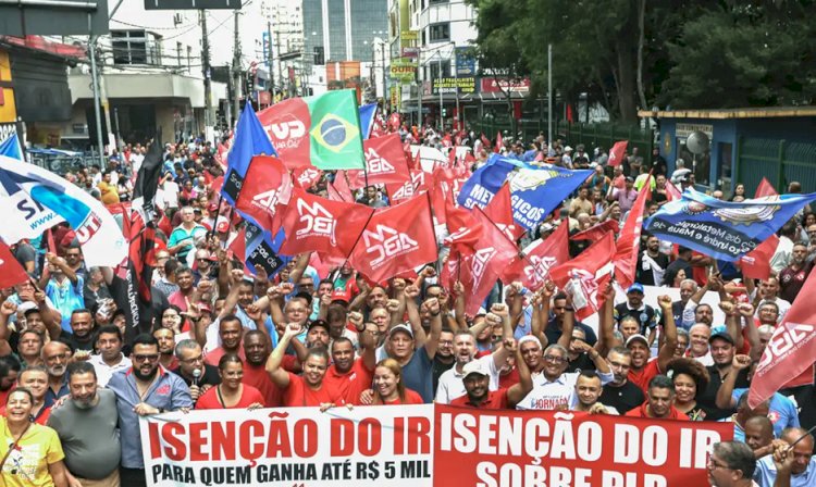 Protesto de metalúrgicos defende isenção de IR e redução de jornada