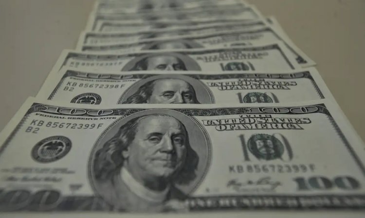 Dólar sobe para R$ 5,68 com dados fortes da economia dos EUA