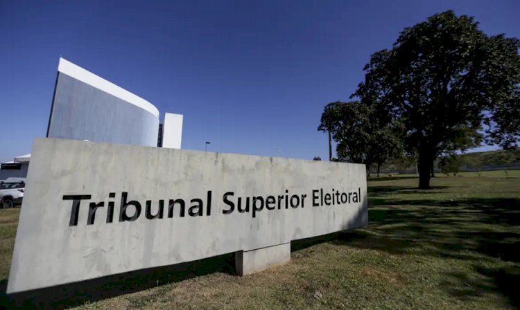 AGU pede que Polícia Federal investigue racismo contra ministra do TSE