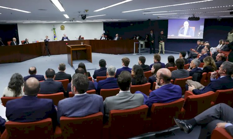 Saiba como foi o 1º dia do julgamento de Bolsonaro e mais sete réus