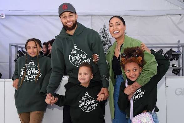 Amor fora das quadras: Stephen Curry celebra momento especial com a família